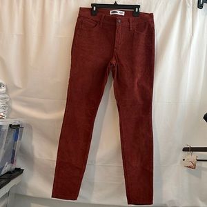 Old navy women’s jeans.